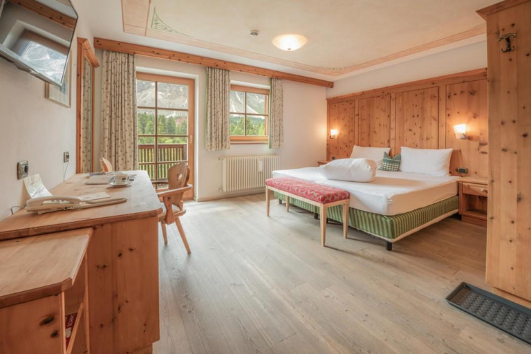 Bedroom 3, Utia De Borz, Bolzano