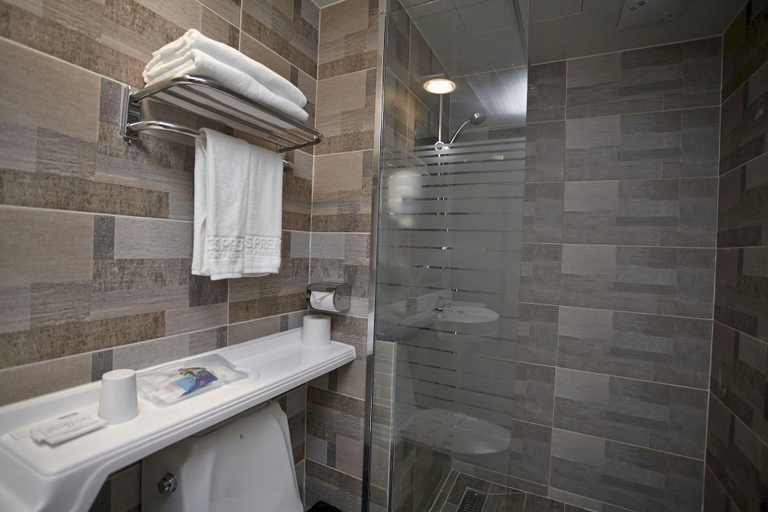 Bathroom, CS Premier Hotel Anyang, Anyang