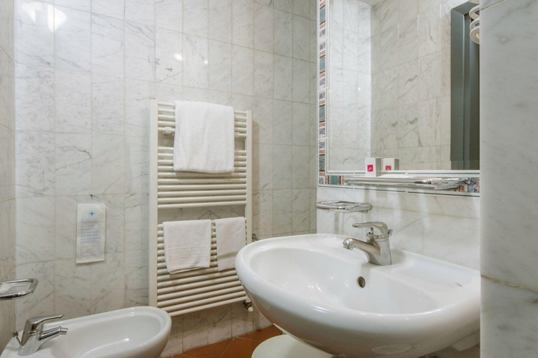 Bathroom 4, Grand Panama Hotel Firenze, Florence