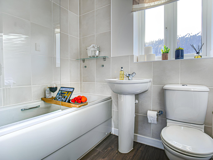 Bathroom 3, Prince Rupert House by Yoko Property, Buckinghamshire