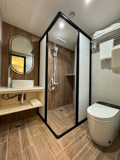Bathroom 3, Zuum Inn, Taipei City
