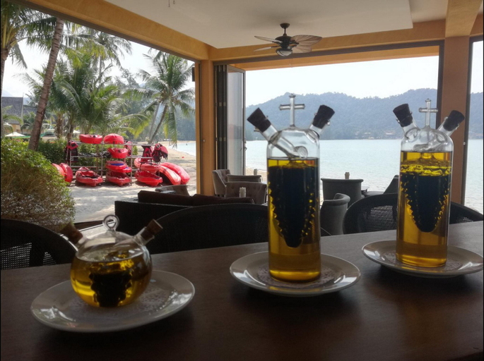 Food & Drinks 5, Blue Heaven Bay Resort Apartments, Koh Chang
