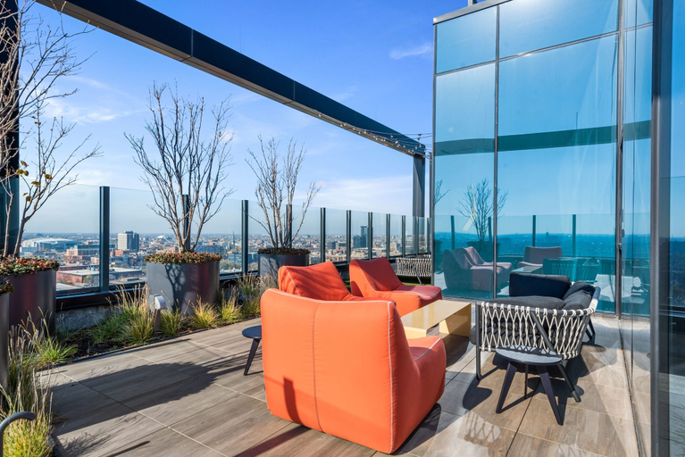 Room 4, Fulton Market Penthouse 4BR Family Fun Views, Cook