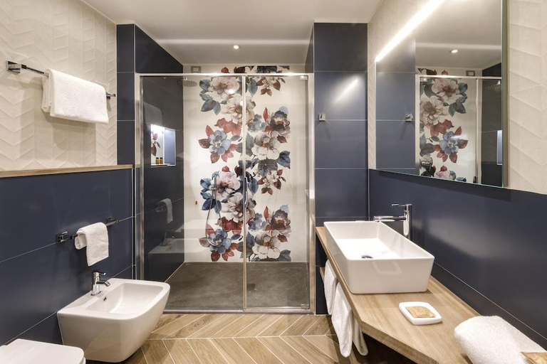 Bathroom 5, IzzHome Baylle, Cagliari