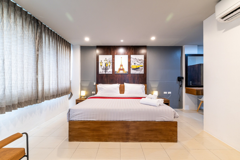Living area 4, Phuket Five Fortune Holiday Hotel, Phuket Island