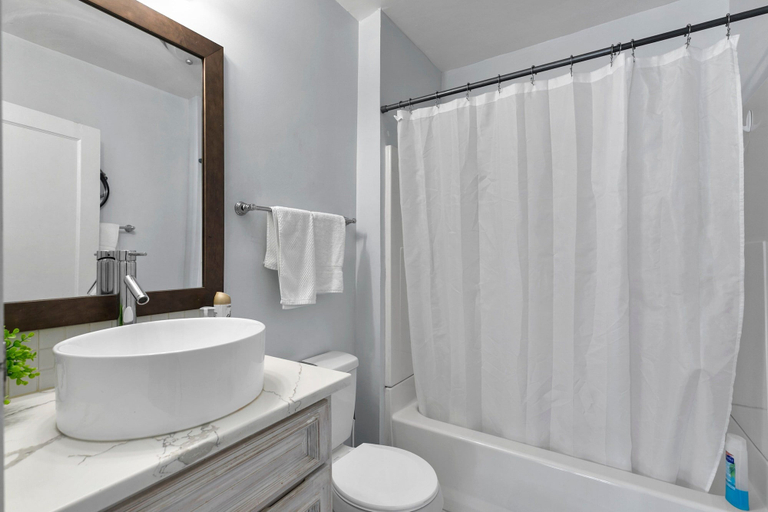 Bathroom 5, 49th Terrace Haven, Jefferson