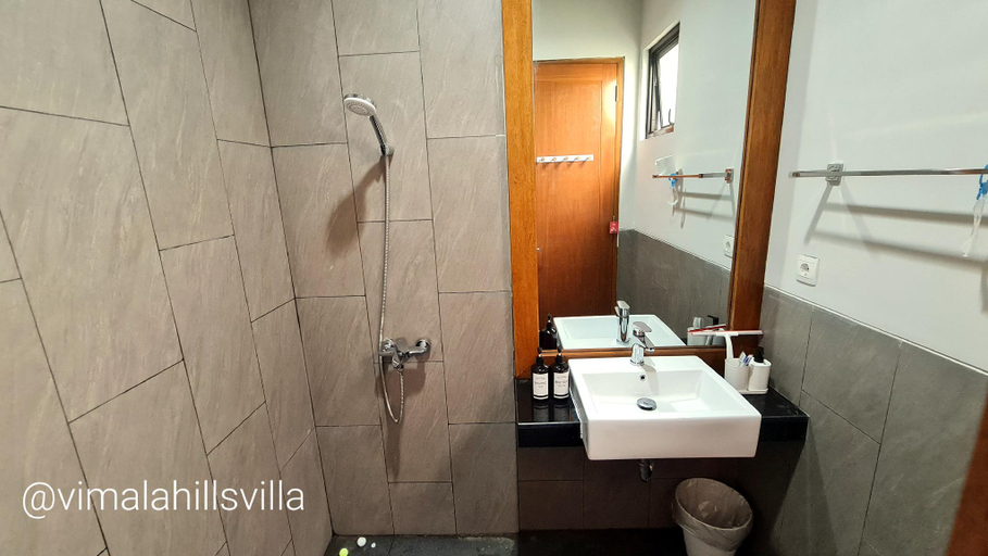 Bathroom 2, Premier 2BR Villa w/ Mountain View at Vimala Hills, Bogor