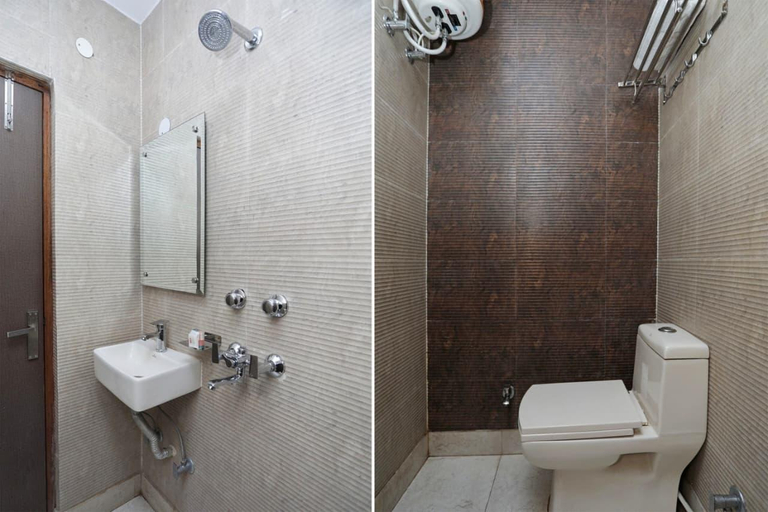 Bathroom 4, 12519 Hotel Sun Palace, Delhi