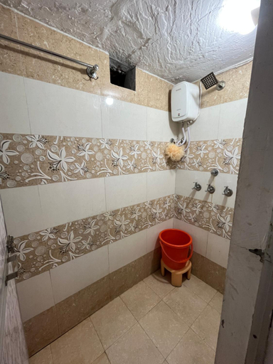 Others 4, Spiritual Backpackers Hostel, Ujjain