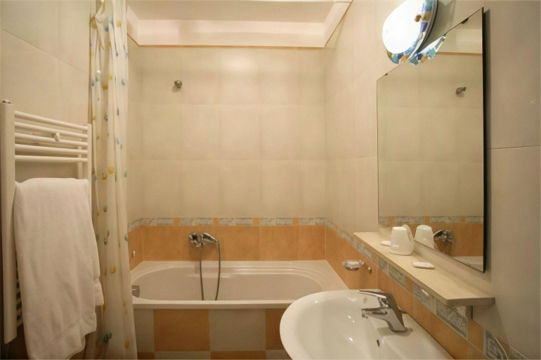 Bathroom 4, Florida, Venezia