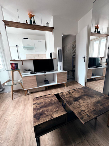 Others 3, Studio equipe, lumineux a Paris, Paris