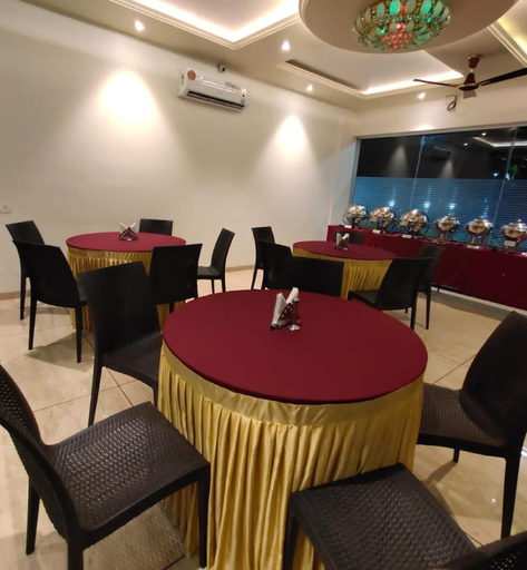 Food & Drinks 4, THE HOTEL RELAX, Sindhudurg
