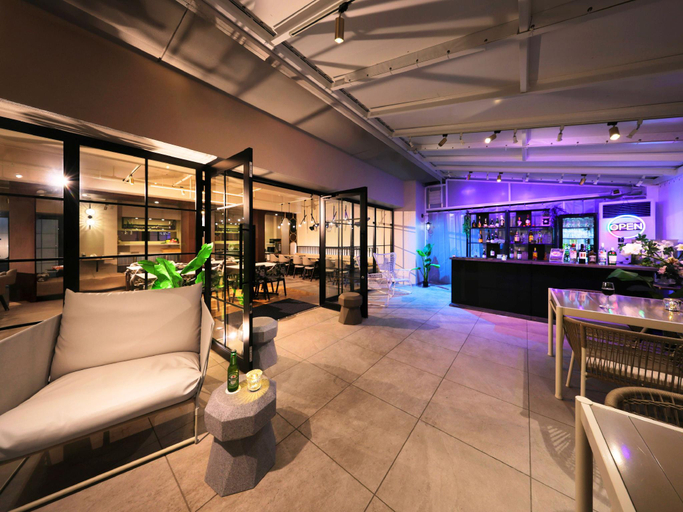 Food & Drinks 5, Dotombori Crystal Hotel 3, Osaka