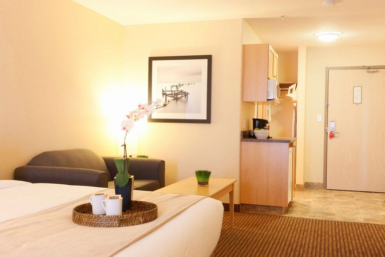 Bedroom 3, Vegreville Suites, Division No. 10