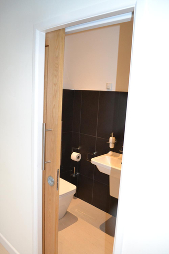 Bathroom 3, Hope Thatch, Devon