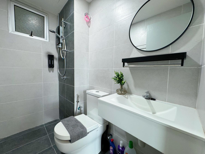 Bathroom, MH Platinum 2 Blissful Fully Aircon  Suite, Kuala Lumpur