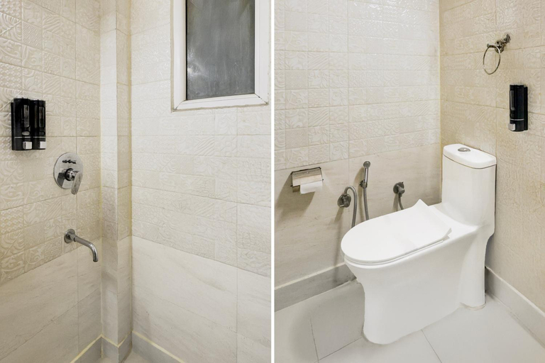 Bathroom 2, Hotel Silver Saffron Paschim Vihar, Delhi
