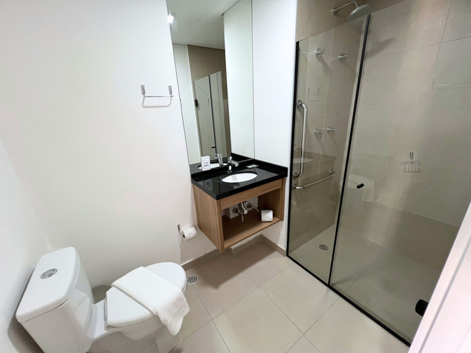 Bathroom 3, Nik Paulista, São Paulo