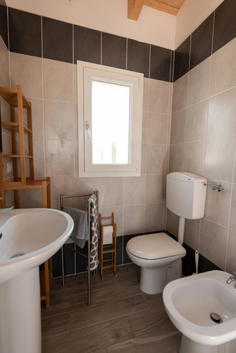 Bathroom, La Rondine, Pisa