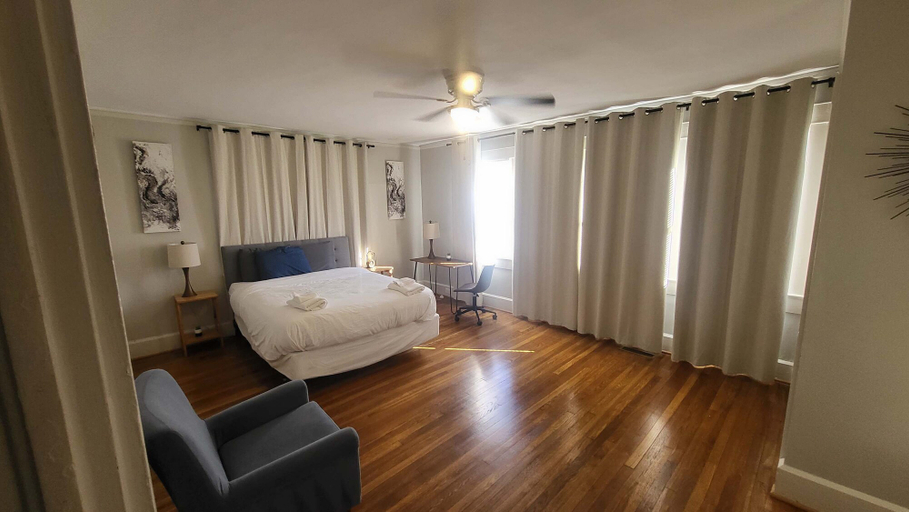Room 3, 52nd Ensley Chic, Jefferson