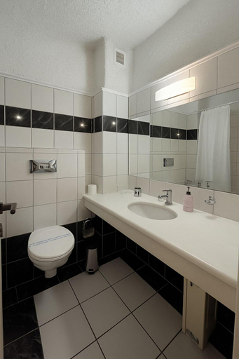 Bathroom 4, Hotel Philoxenia, East Macedonia and Thrace