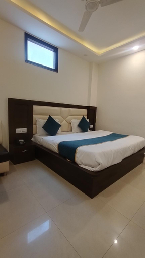 Bedroom 3, G L Palace, Reasi
