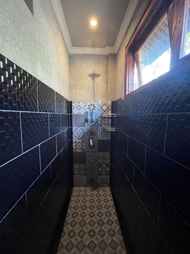 Bathroom 2, Waras Villa, Lombok