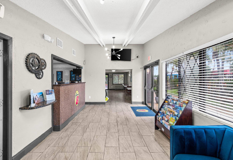 Public Area 2, Super 8 by Wyndham Lantana West Palm Beach, Palm Beach