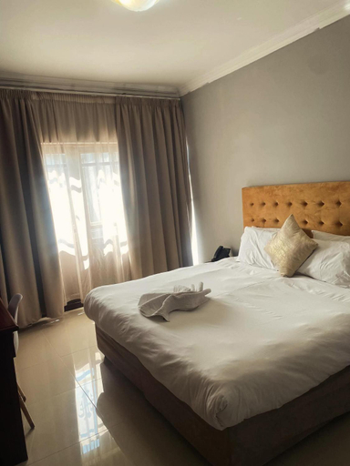 Bedroom 2, Sapphire Hotel, Mangaung