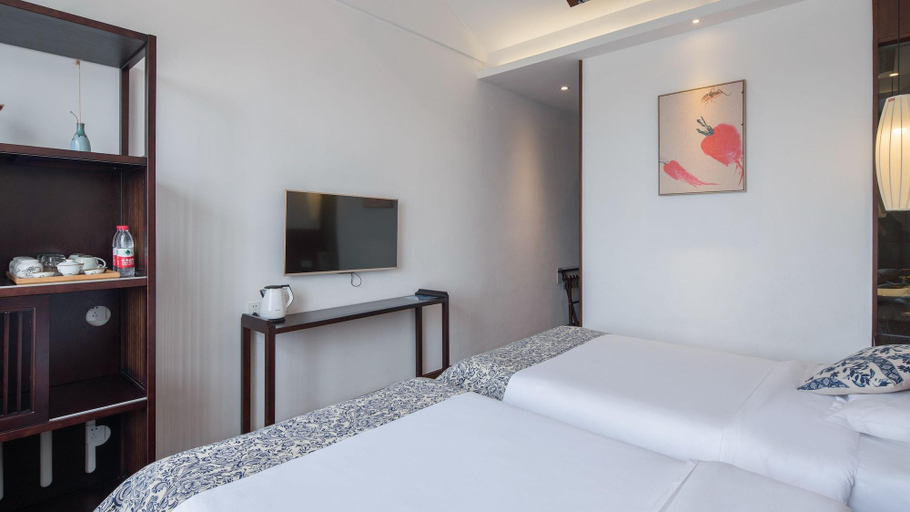 Bedroom 2, Wuzhen Yue Xiang Inn, Jiaxing