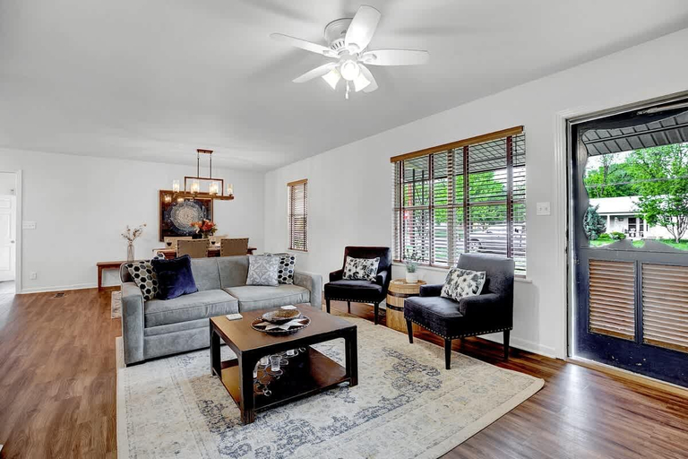 Separate living room 2, Gorgeous Bluebonnet House with Deck and Fire Pit, Gillespie