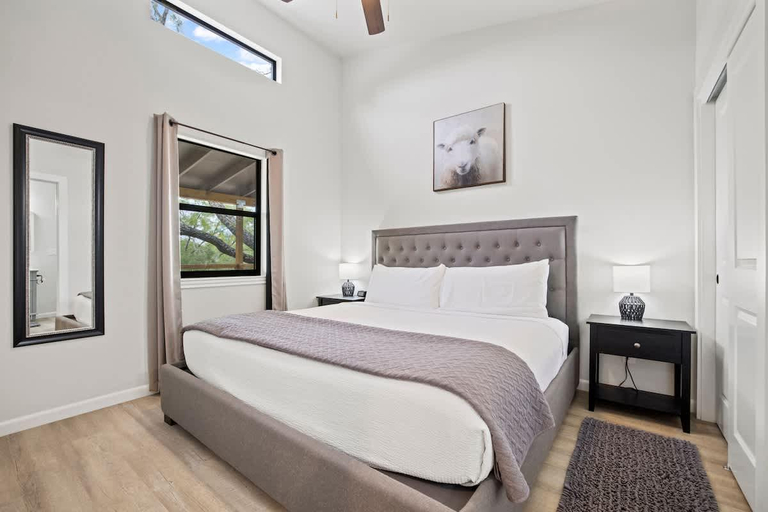 Bedroom 3, Rivers Edge Cottages with Hot Tub, Gillespie