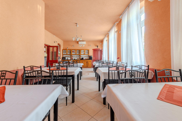 Food & Drinks 4, Hotel Palota City, Budapesti