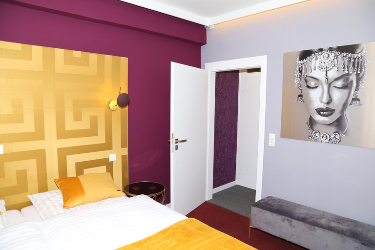 Others 5, Hotel Garni Kluth, Bonn