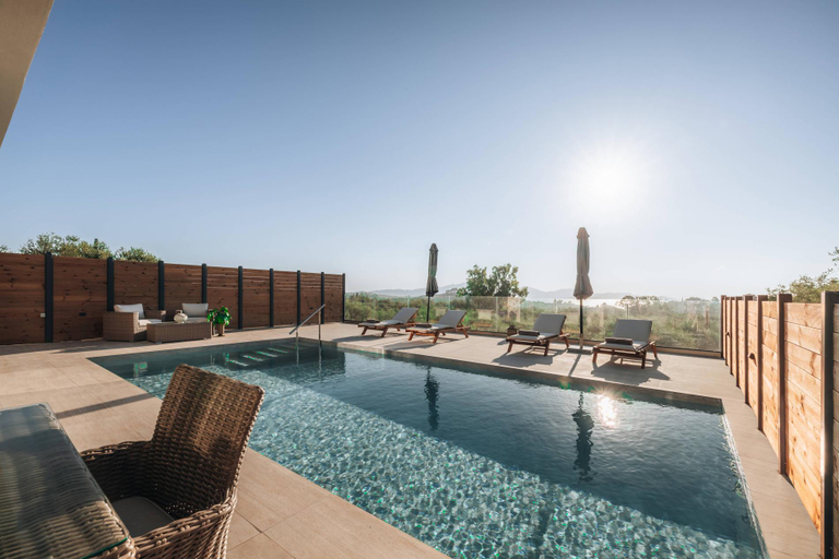 3, J&K Villa with private pool, Ionian Islands