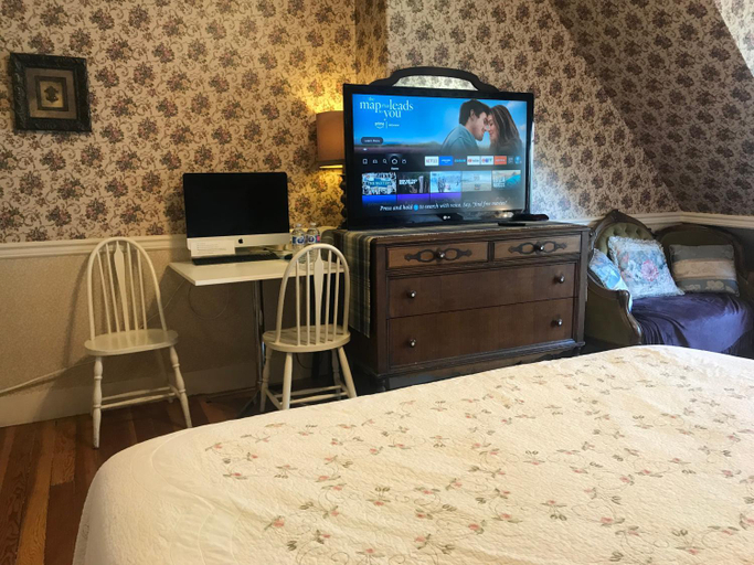 Bedroom 2, Haterleigh Heritage Inn, Capital