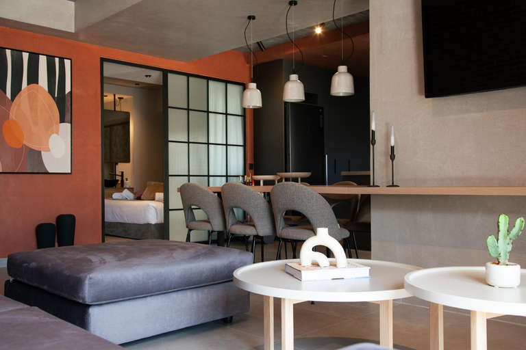 3, Orama Luxury Suite 3 Bedrooms with Private Pool, Crete