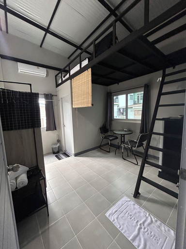 Living area 5, Munchies Bed&Breakfast, Wattana