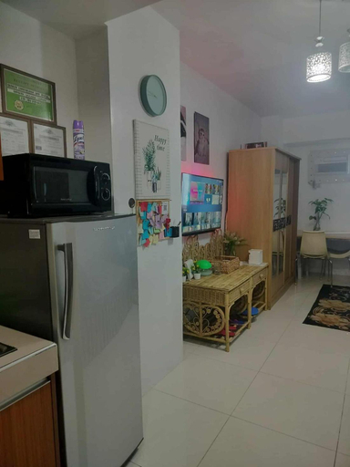 4, Luxurious Condo in Quezon City with Private Pool and City Views, Quezon City