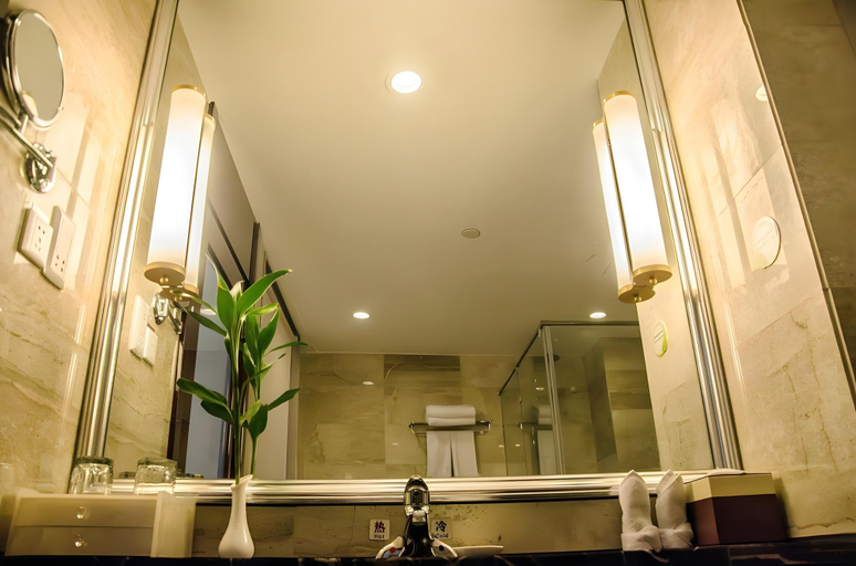 Bathroom 3, Jin Peng Plaza Hotel, Chuzhou