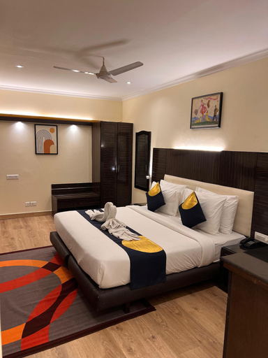 Room 5, Sk Premium Park GGN, Gurgaon