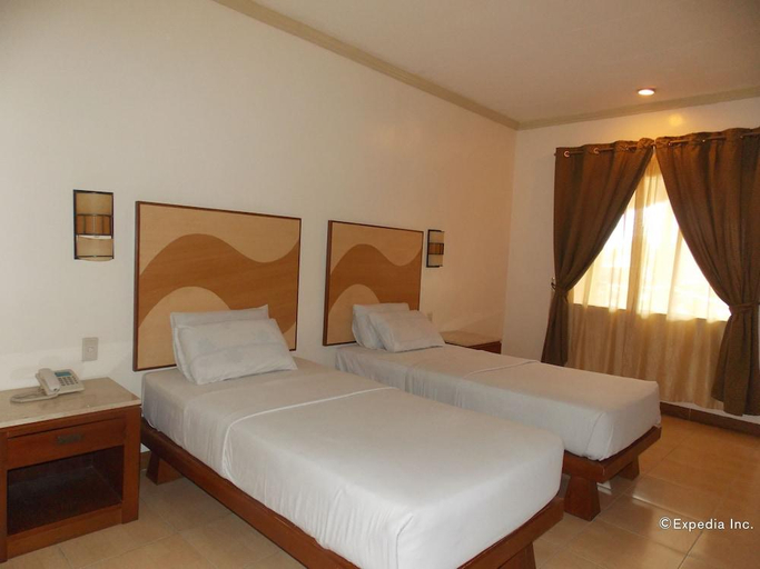 Bedroom 2, Caribbean Waterpark & Resotel, Bacolod City