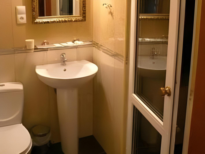 Bathroom 4, Hotel Venecia Palace, Pruszków