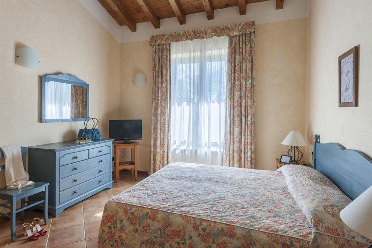 Bedroom 3, Castello Belvedere Apartments, Brescia