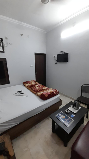 Bedroom 3, New hotel blue stars, Varanasi