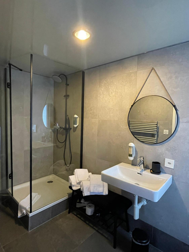 Bathroom 3, Hotel Europe Garni, Brig