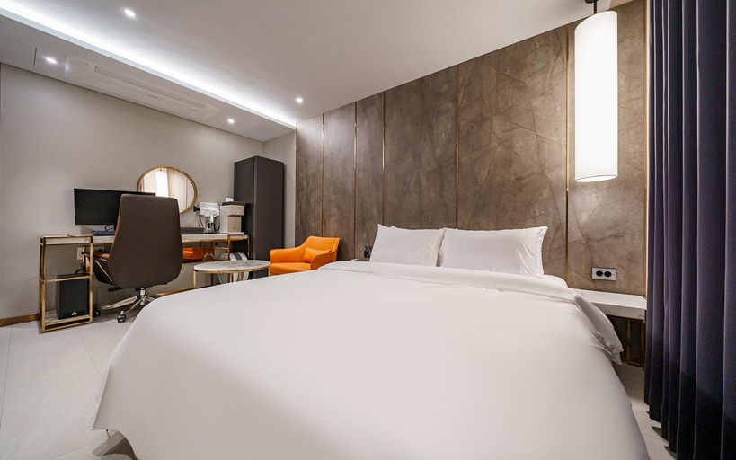 Bedroom 3, Asan Brown Dot Asan Terminal Branch, Asan