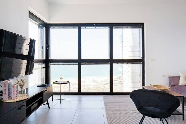 Living area 5, Family Getaway Sea View Parking