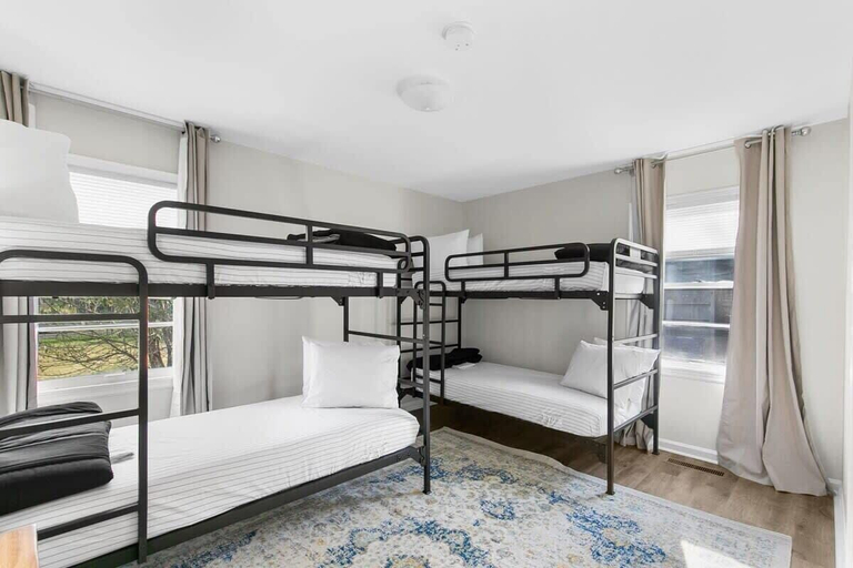 Room 5, Rose Drive Roost 2, Jefferson