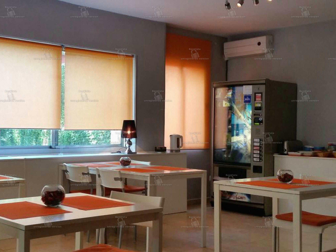 Food & Drinks 4, Hostal Aravaca , Madrid